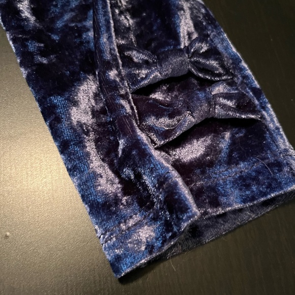 Blue Crushed Velvet Girls Leggings with Double Bows on Ankles & Silver Waistband - Picture 7 of 9